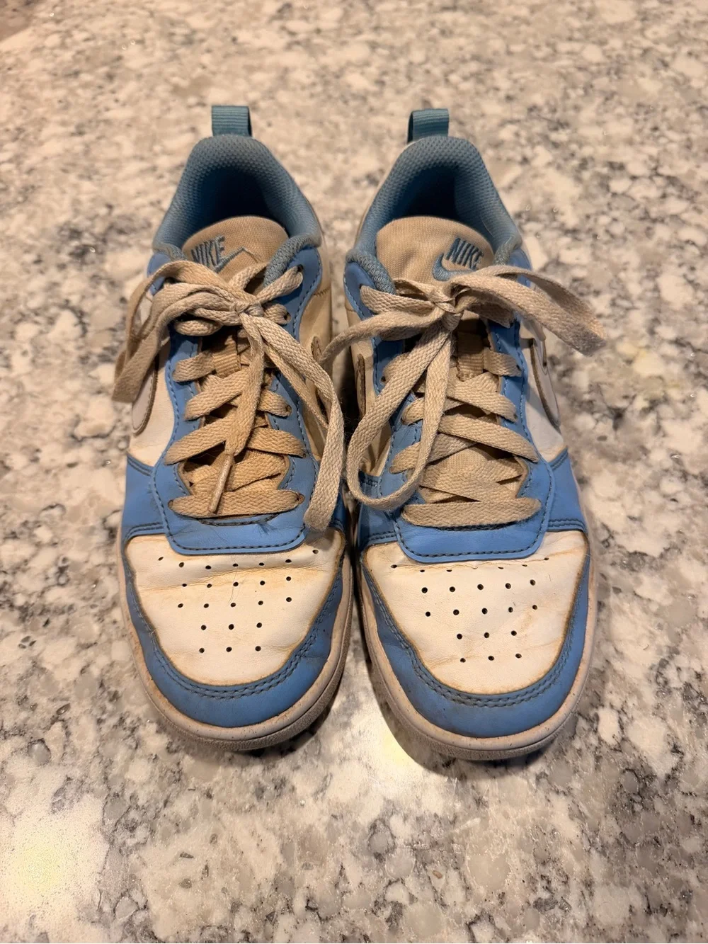 Nike Kids Low-Top Sneakers in Light Blue and White size 4 big kid